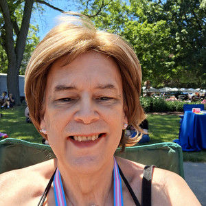 Meet your Posher, Janet